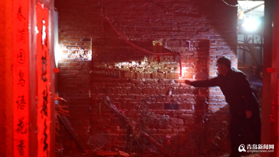 【網(wǎng)絡(luò)中國節(jié)?春節(jié)】好運常來 除夕夜提著燈籠迎財神