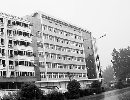 正在裝修的嵩縣審計(jì)局辦公樓。