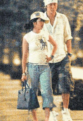 明星當(dāng)場(chǎng)被'捉奸'丑聞盤(pán)點(diǎn)：蕭亞軒遭男友驅(qū)趕圖