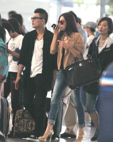 張柏芝現(xiàn)機(jī)場無人識(shí)