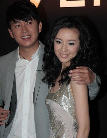 董潔承認分手4000萬房產(chǎn)歸屬未知 潘粵明好賭