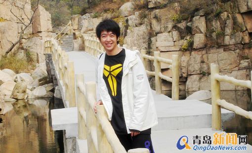 即墨國(guó)稅局年輕干部爆紅 青島最帥公務(wù)員