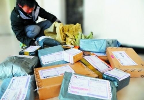 迅猛發(fā)展的中國快遞業(yè)，正面臨一場客戶信息泄露的風險。