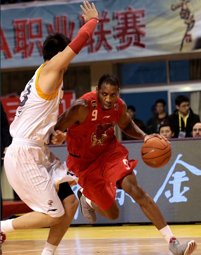 青島雙星慘敗山西迎11連敗 麥蒂因腸胃不適首場(chǎng)0分