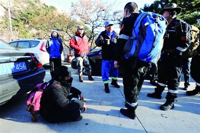 老高已經(jīng)失蹤79小時 救援人員昨進行了拉網(wǎng)式、地毯式搜救 但仍沒有他的下落