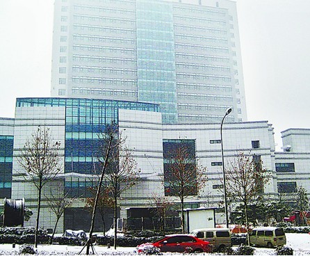 齊魯醫(yī)院進軍青島 與市?？漆t(yī)療中心商談合作