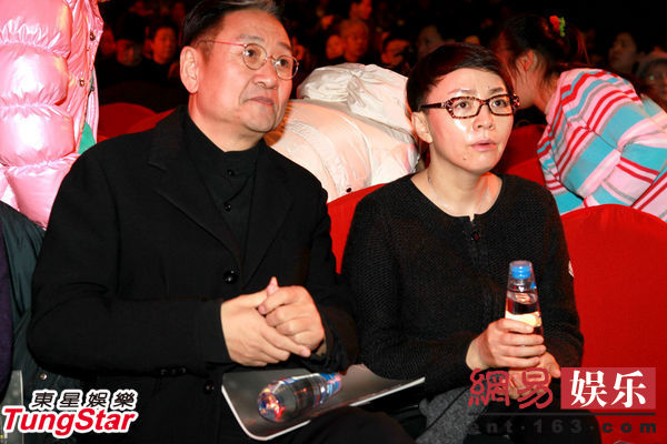 宋丹丹與地產(chǎn)商老公趙玉吉秀甜蜜