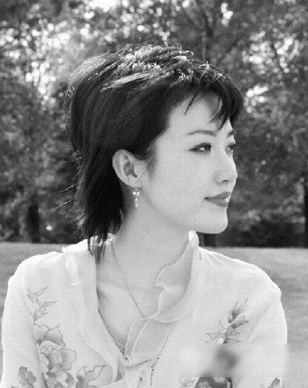 泰國(guó)美女總理英拉