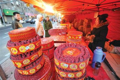 煙花爆竹銷售遇冷 算賬對(duì)賬零售業(yè)戶發(fā)愁