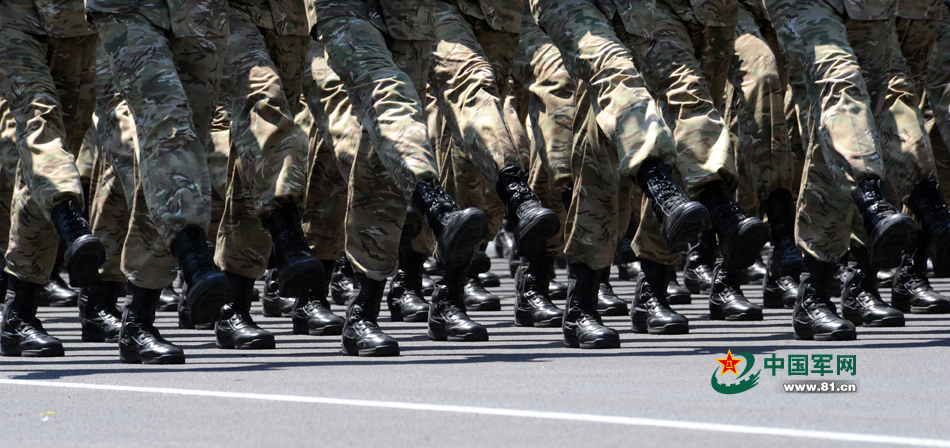 走進(jìn)閱兵村：看看軍人到底啥樣子