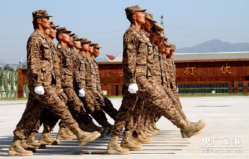 走進(jìn)抗戰(zhàn)閱兵外軍方隊(duì)營(yíng)地 拍遍17國(guó)外軍訓(xùn)練