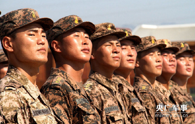 走進(jìn)抗戰(zhàn)閱兵外軍方隊(duì)營(yíng)地 拍遍17國(guó)外軍訓(xùn)練